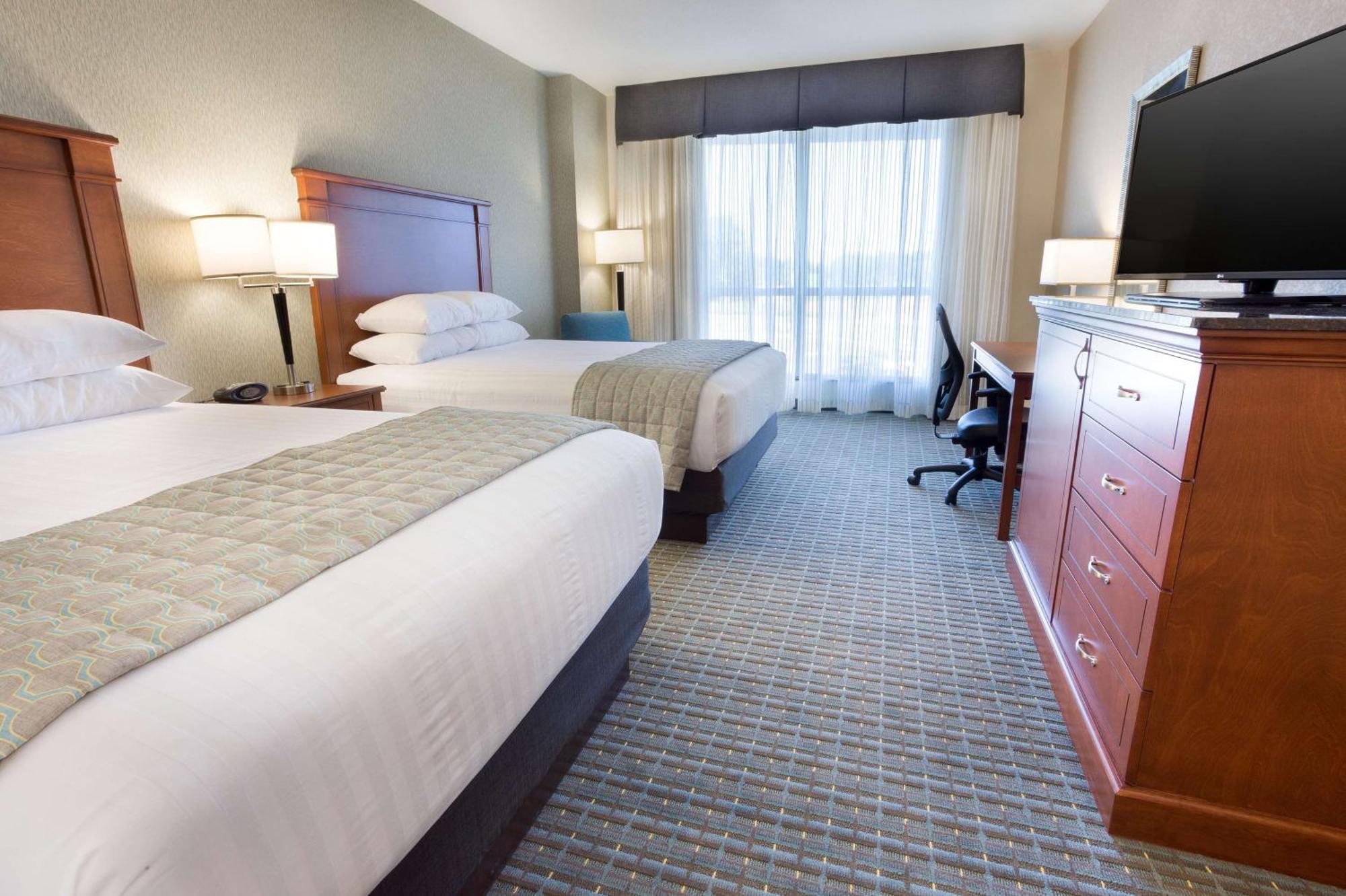 Drury Inn & Suites Бёрлингтон Экстерьер фото