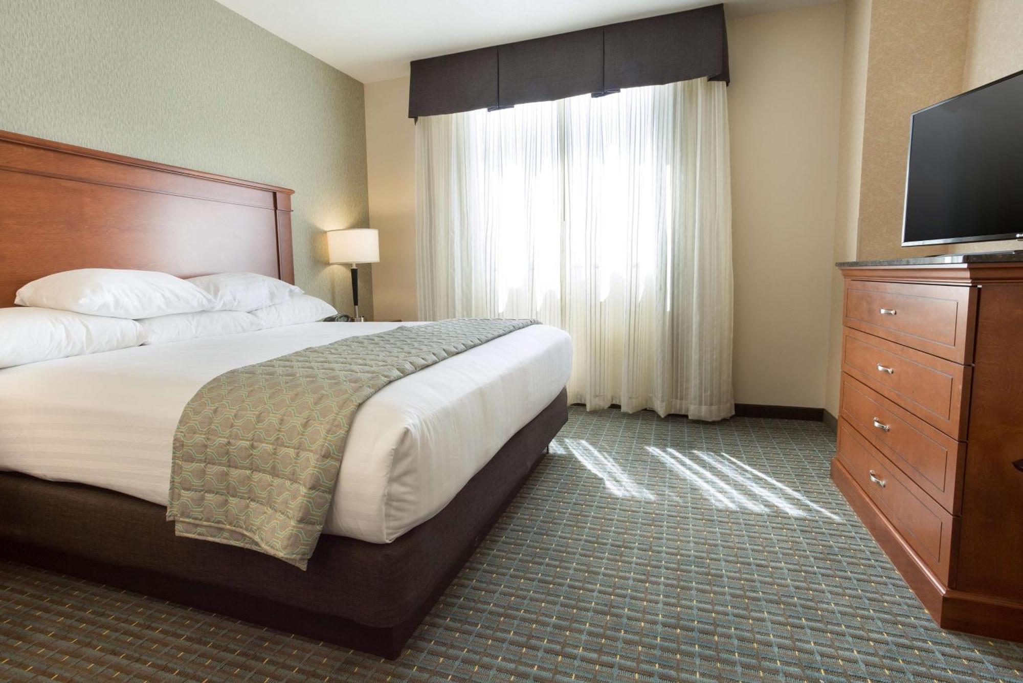 Drury Inn & Suites Бёрлингтон Экстерьер фото