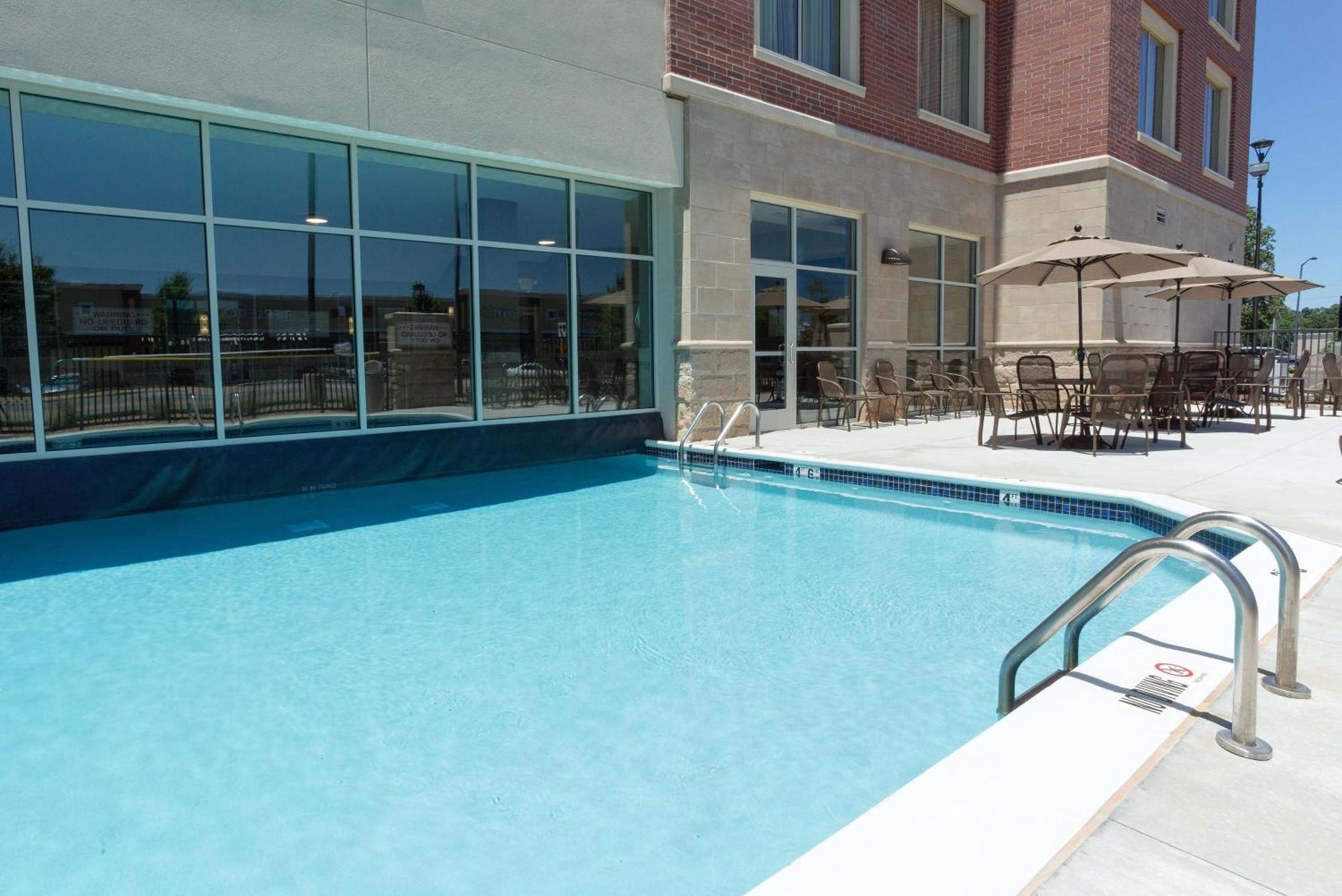 Drury Inn & Suites Бёрлингтон Экстерьер фото