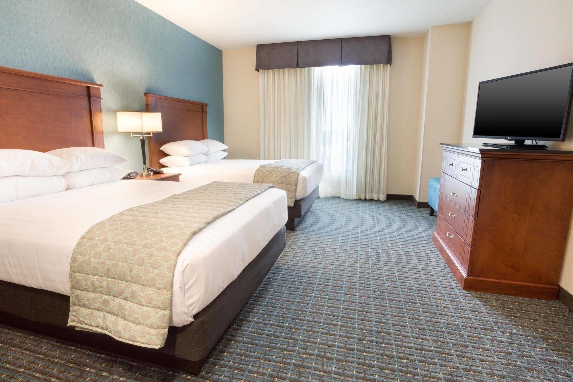 Drury Inn & Suites Бёрлингтон Экстерьер фото