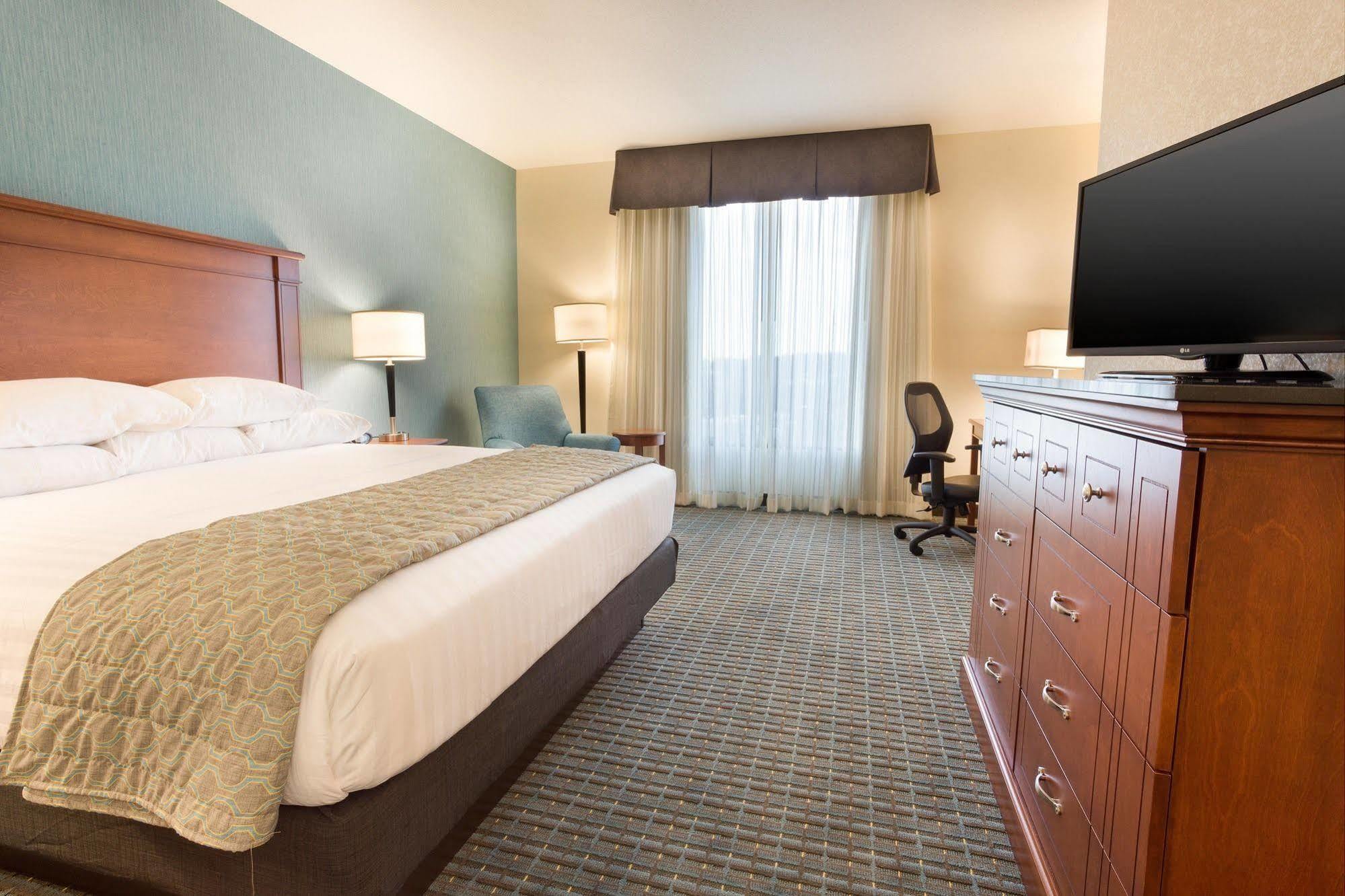 Drury Inn & Suites Бёрлингтон Экстерьер фото